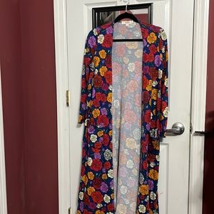 Lularoe Floral Sarah size small. In great condition